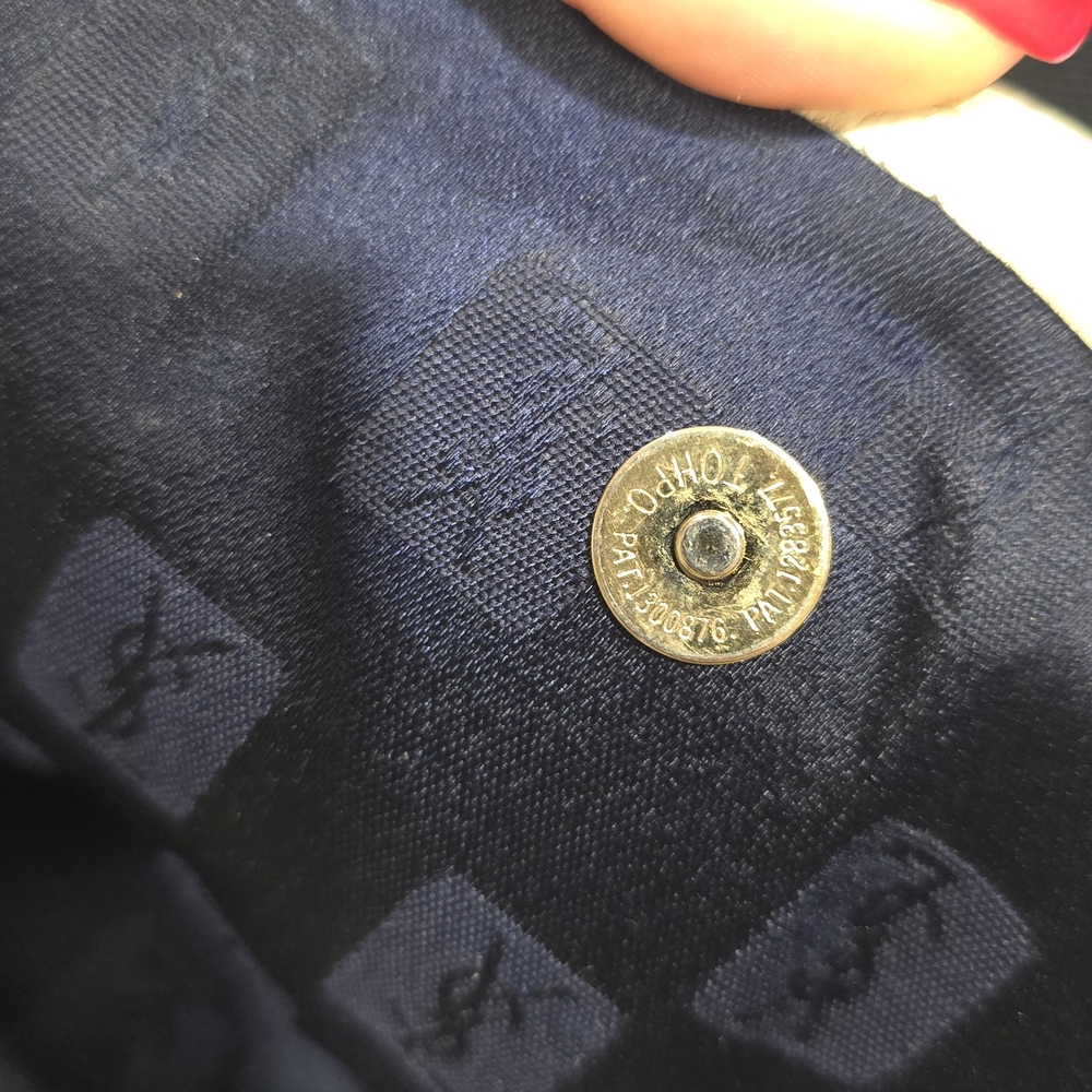 Yves Saint Laurent Cream Leather Women's Bag - Picture 12 of 16